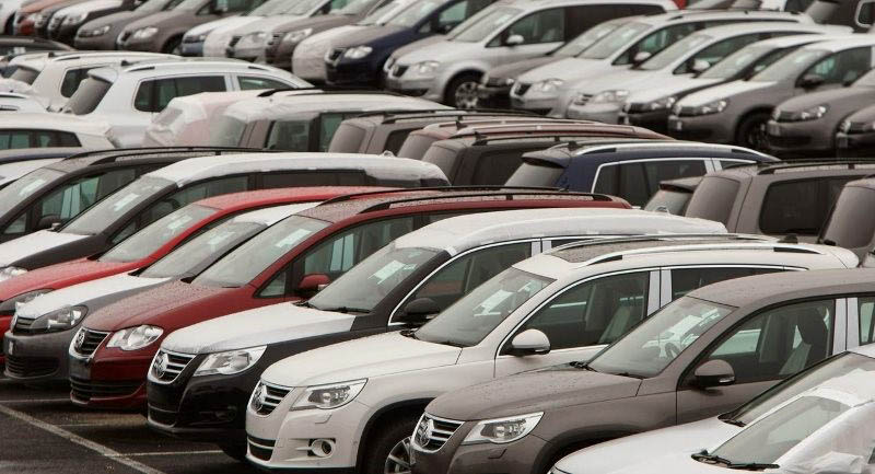 ¿En qué fijarse al comprar un auto usado?