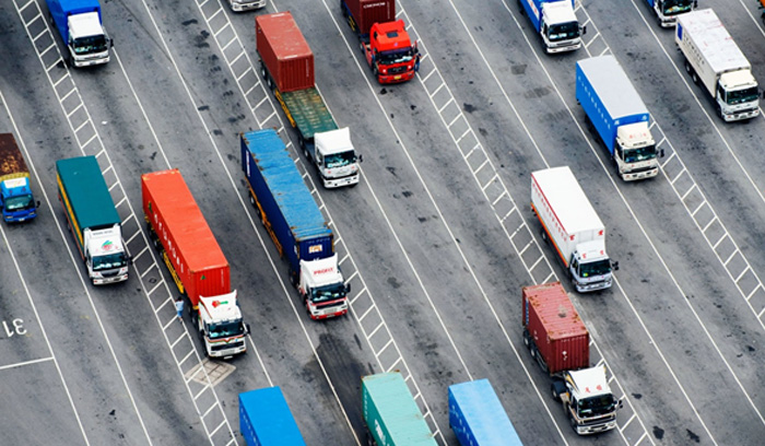 Con UBER Freight, Travis toma trucking