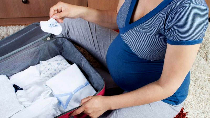 ¿Qué debe contener el bolso para el parto?