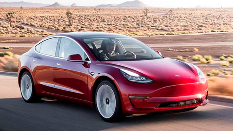 Tesla Model 3 Mid Range: 62 kWh y 419 km